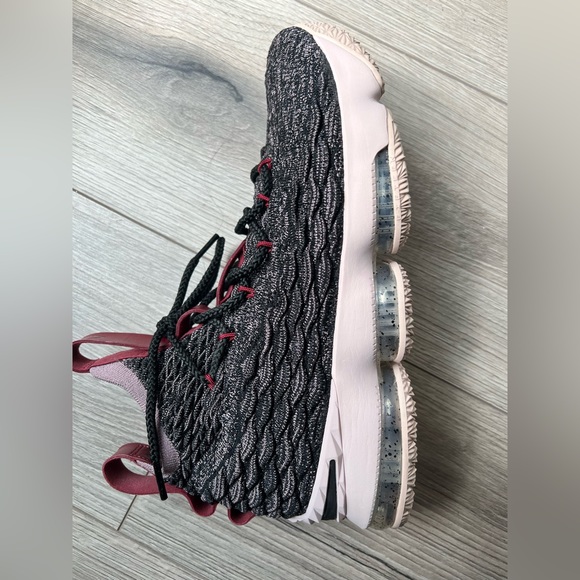 Lebron 15 Nike - Picture 4 of 6